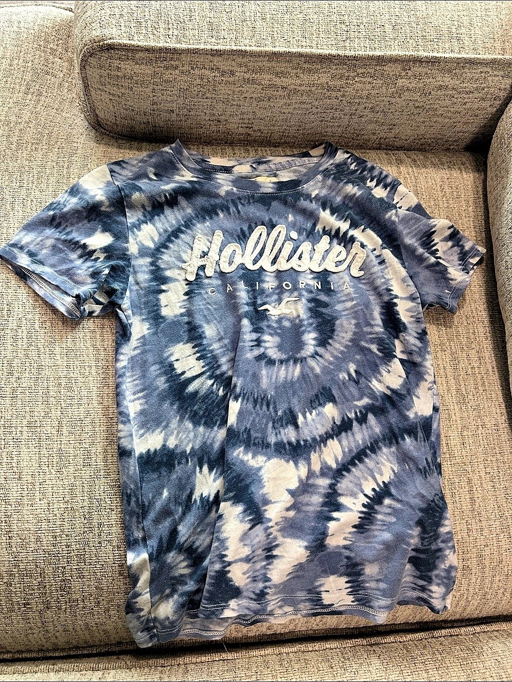 Hollister Tie-Dye Applique Logo Graphic Tee women’s Small